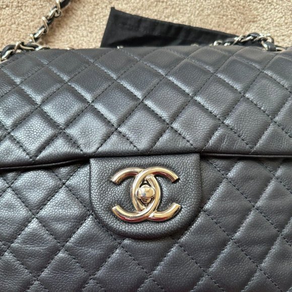 CHANEL Classic FLAP OG CAVIAR Maxi *MINT* Condition Silver Hardware L@@K! - Picture 2 of 16